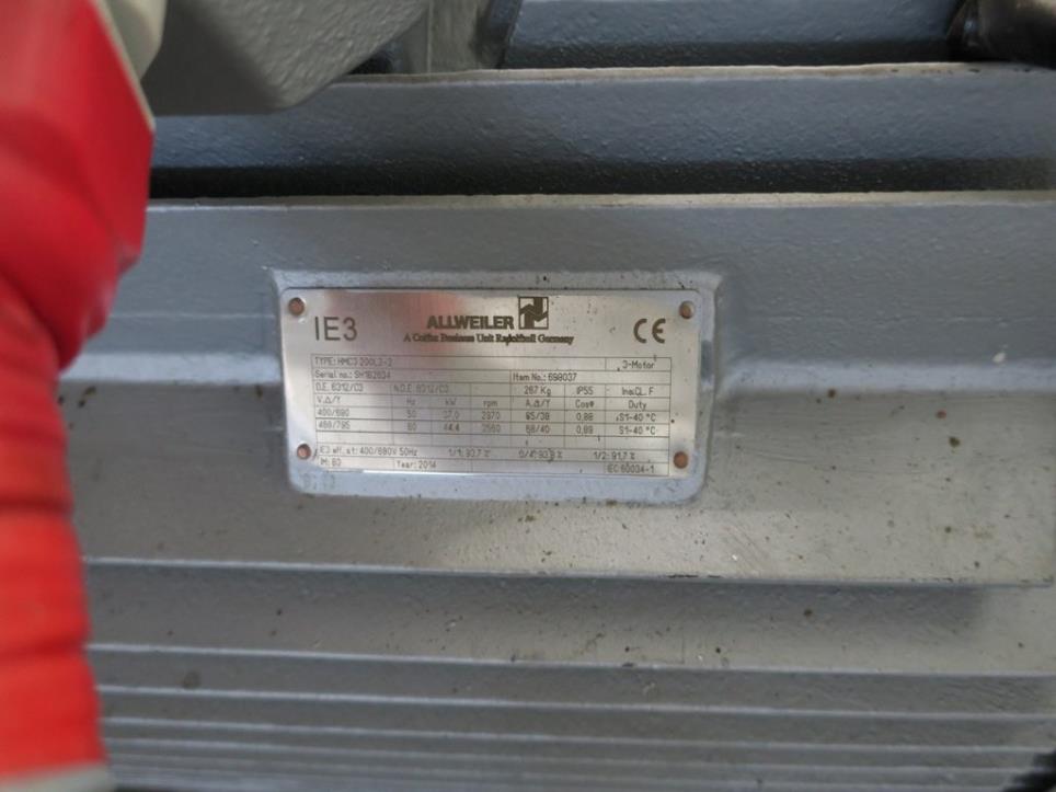 Machines from the biofuel production plant<br>
-3